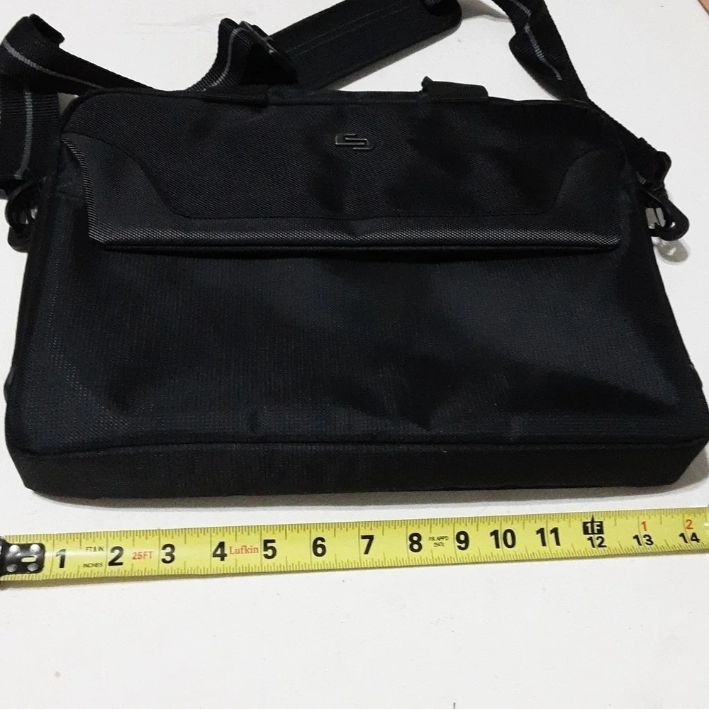 - Solo laptop bag unisex casual office